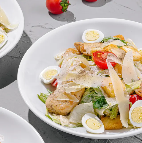 Цезарь с курицей 300 гр.