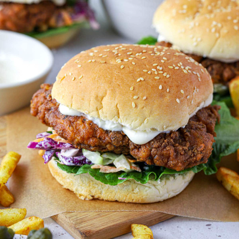 Бургер с куриной котлетой