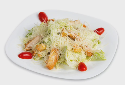 Салат Цезарь с курицей